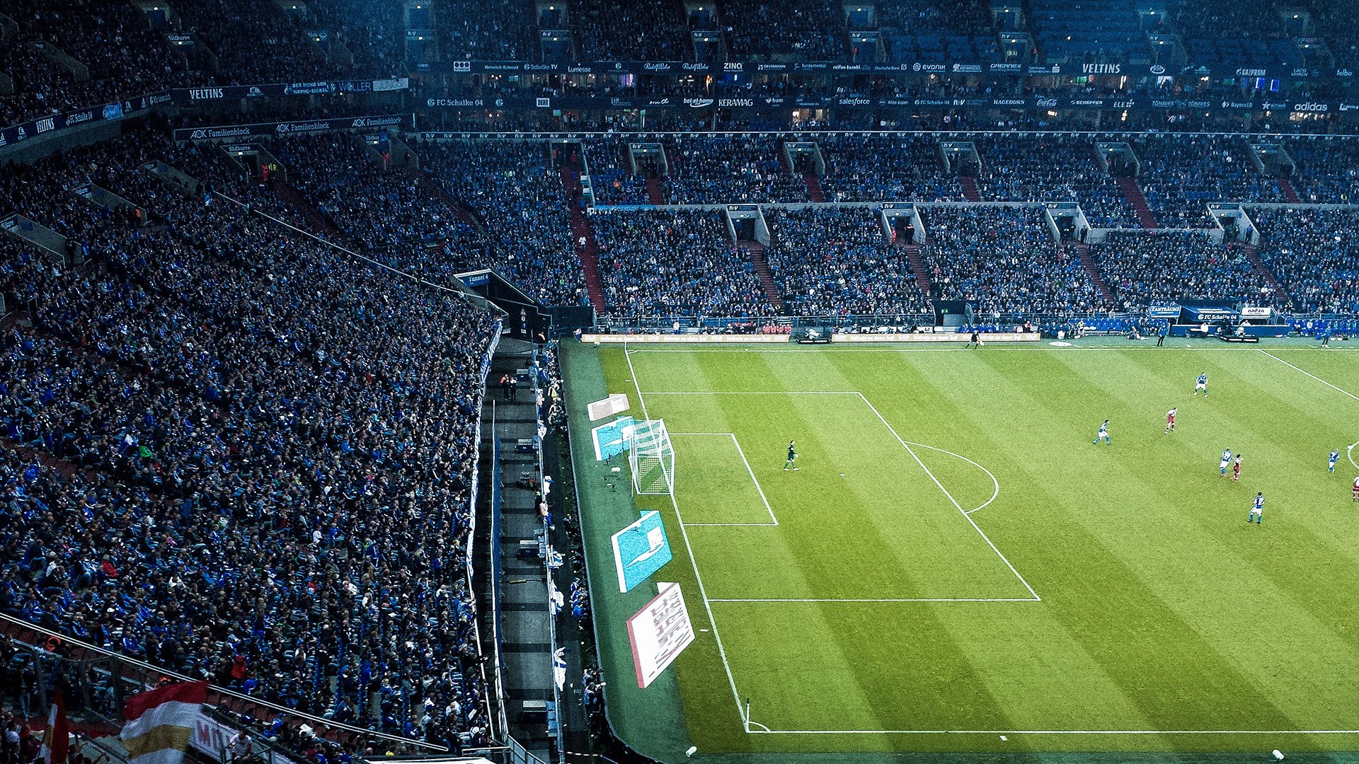 kering.com-“未来已现：新能源赛车引领速度新革命”，未来新能源电车